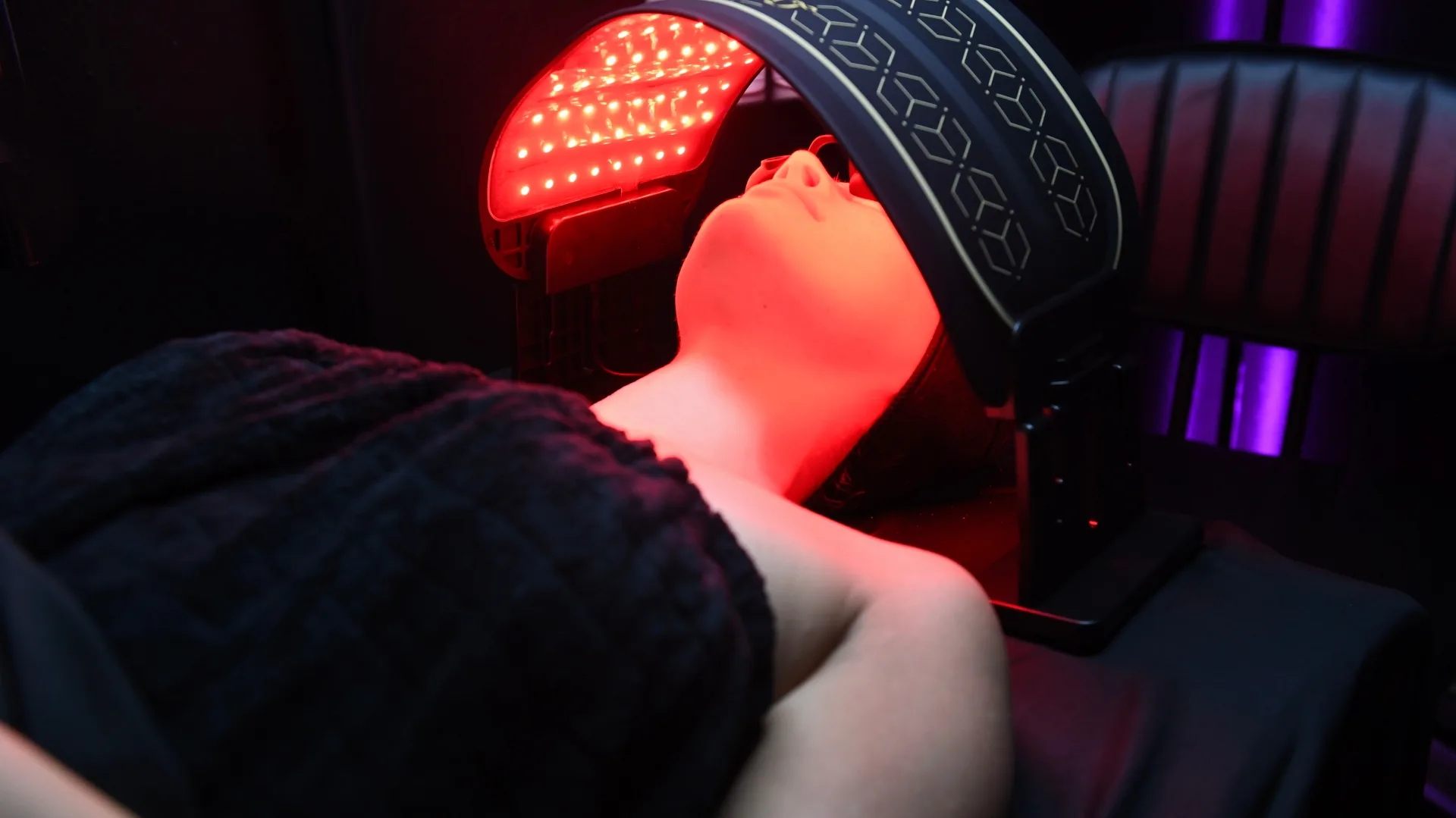 How Red Light Therapy Works: A Beginner’s Guide to Healing with Light